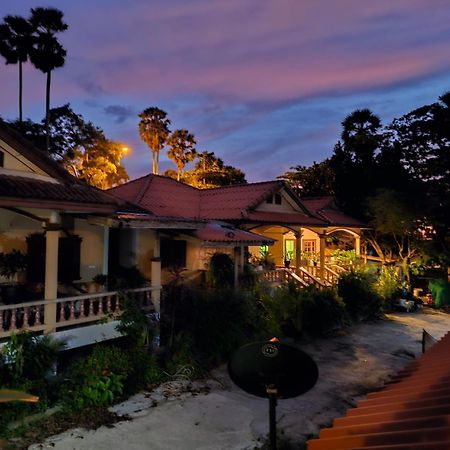 Rose Bungalow At Ya Nui Beach Villa Nai Harn Dış mekan fotoğraf